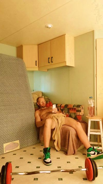 frenchyboyy44 live cam on Cam4