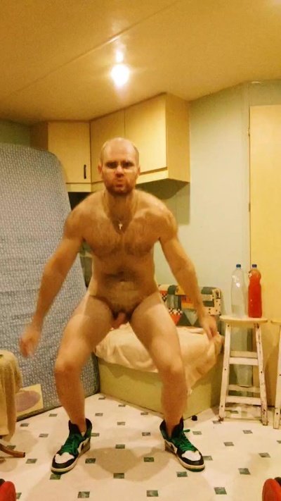 frenchyboyy44 live cam on Cam4