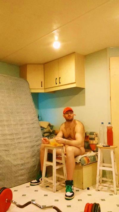 frenchyboyy44 live cam on Cam4