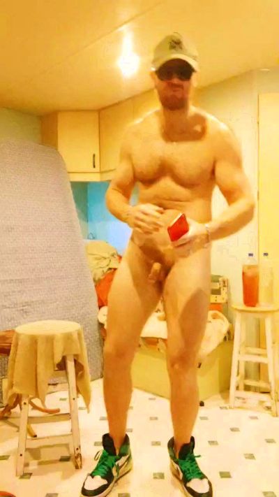 frenchyboyy44 live cam on Cam4