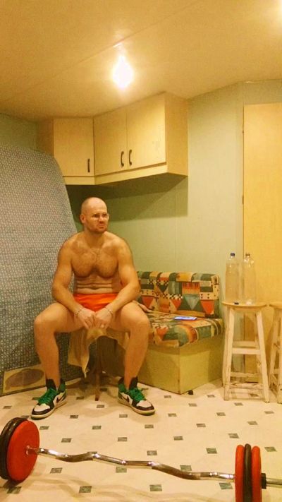 frenchyboyy44 live cam on Cam4