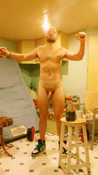 frenchyboyy44 live cam on Cam4