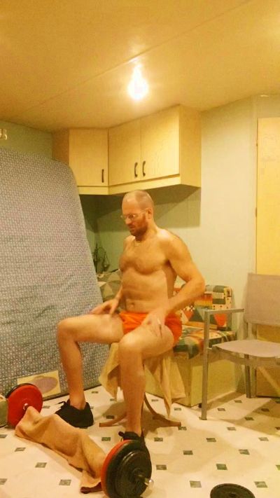 frenchyboyy44 live cam on Cam4