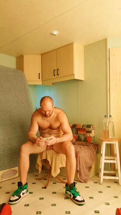 frenchyboyy44 live cam on Cam4