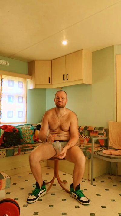 frenchyboyy44 live cam on Cam4
