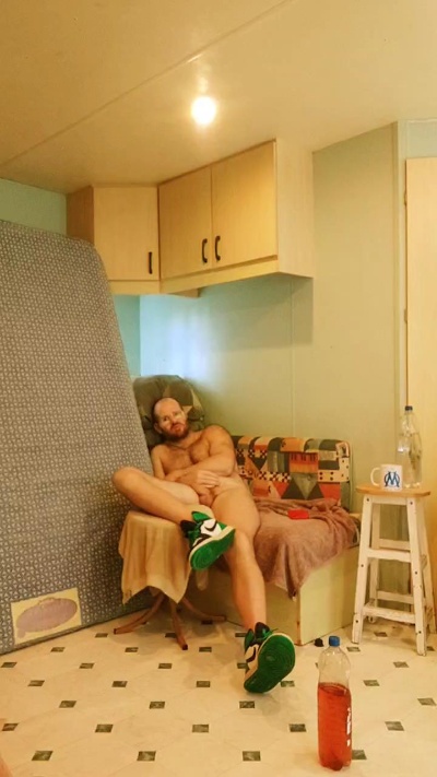 frenchyboyy44 live cam on Cam4