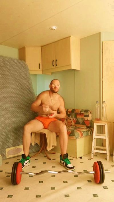 frenchyboyy44 live cam on Cam4