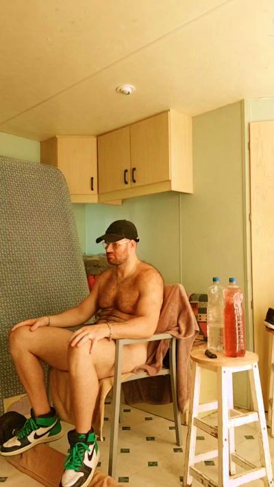 frenchyboyy44 live cam on Cam4