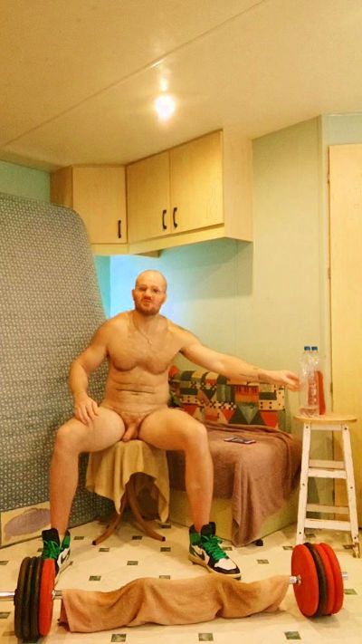 frenchyboyy44 live cam on Cam4