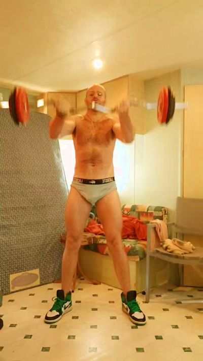 frenchyboyy44 live cam on Cam4