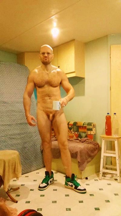 frenchyboyy44 live cam on Cam4