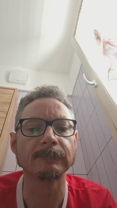 fresch81an live cam on Cam4