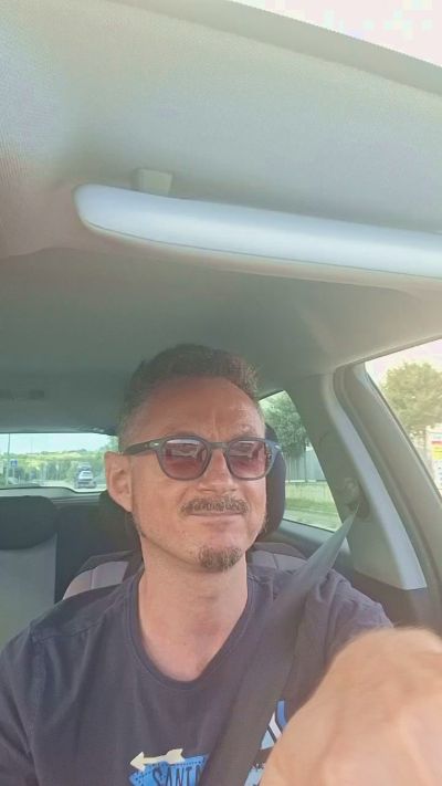 fresch81an live cam on Cam4