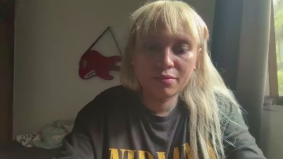 frierenhott live cam on Cam4