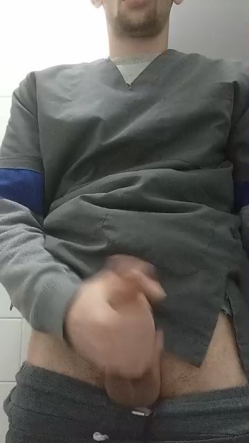 frostyhotxxx live cam on Cam4