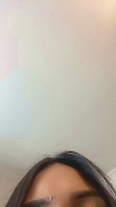 fruti_hot live cam on Cam4