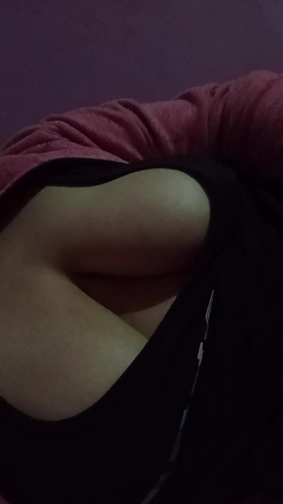 frutillita_ live cam on Cam4