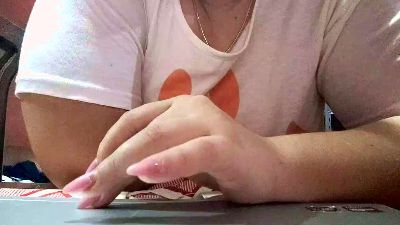 frutillitacrem4 live cam on Cam4