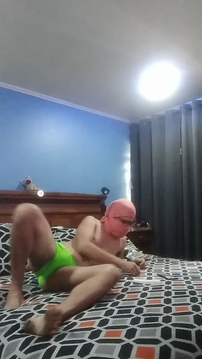 fuckiuu2 live cam on Cam4