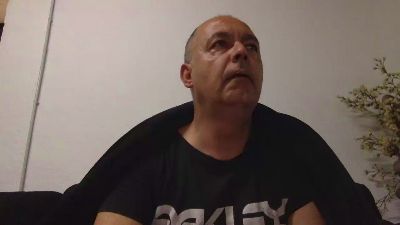 futbolin84 live cam on Cam4