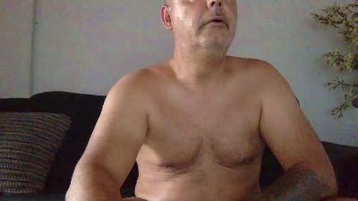 futbolin84 live cam on Cam4