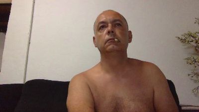 futbolin84 live cam on Cam4