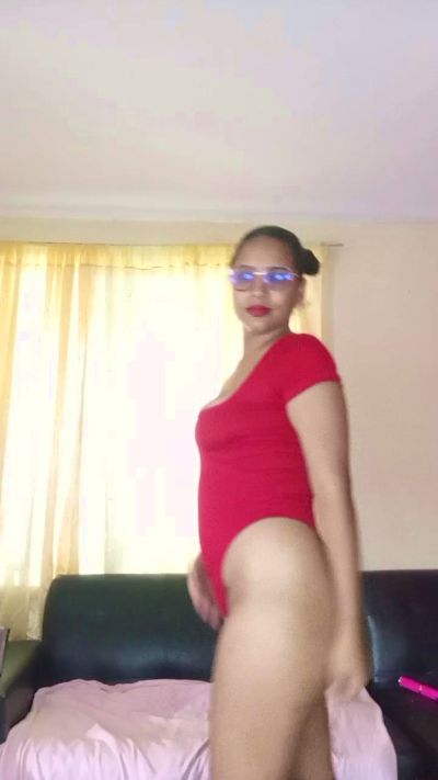 gabriela2821 live cam on Cam4