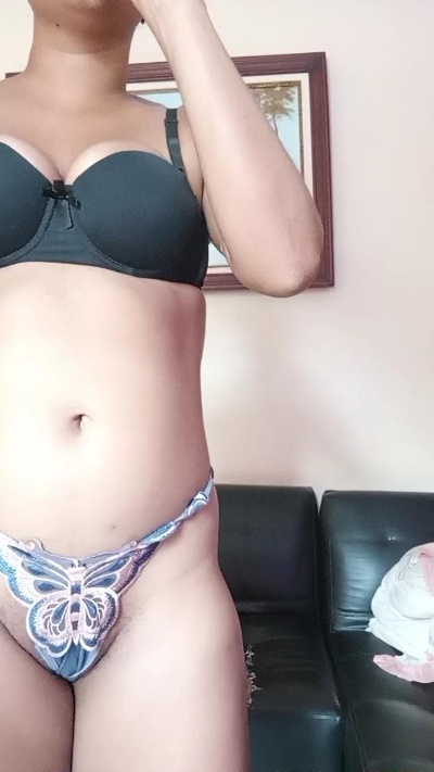 gabriela2821 live cam on Cam4