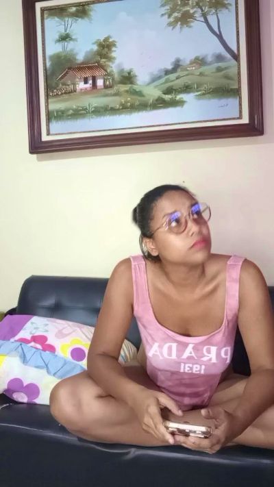 gabriela2821 live cam on Cam4