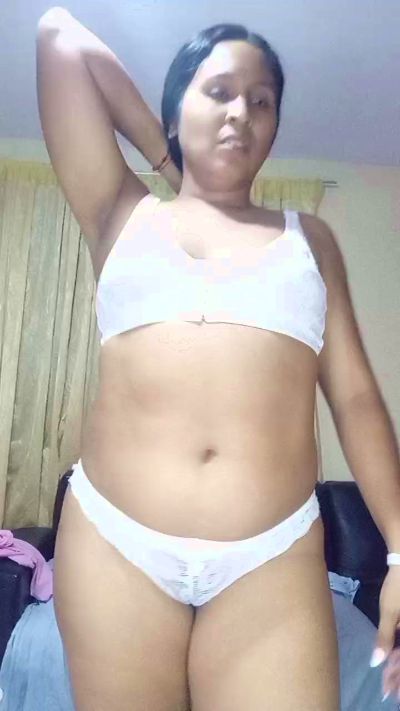 gabriela2821 live cam on Cam4