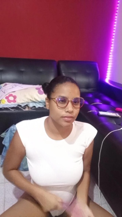 gabriela2821 live cam on Cam4
