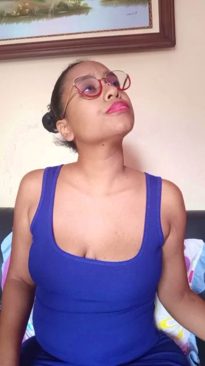gabriela2821 live cam on Cam4