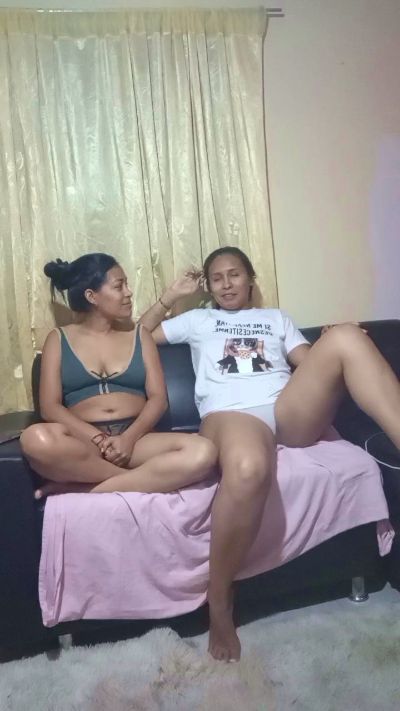gabriela2821 live cam on Cam4