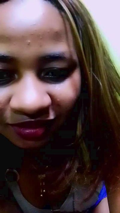 gabriella1 live cam on Cam4