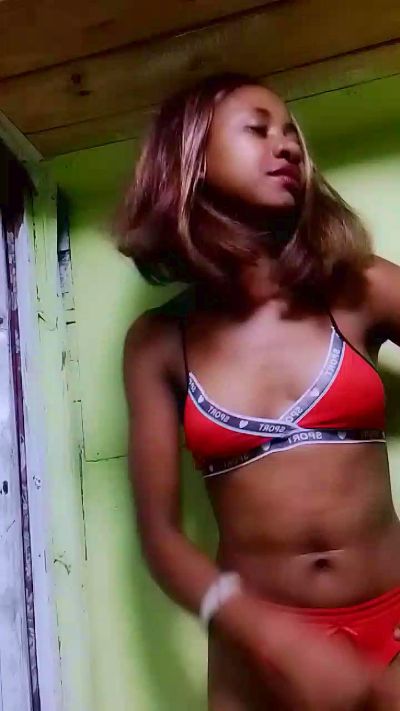 gabriella1 live cam on Cam4