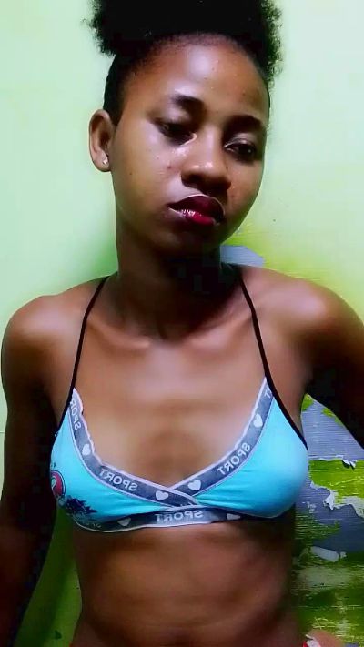 gabriella1 live cam on Cam4