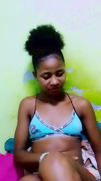 gabriella1 live cam on Cam4