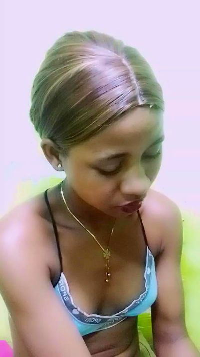 gabriella1 live cam on Cam4
