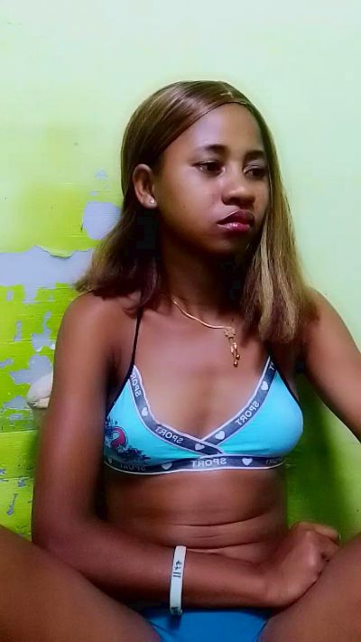 gabriella1 live cam on Cam4
