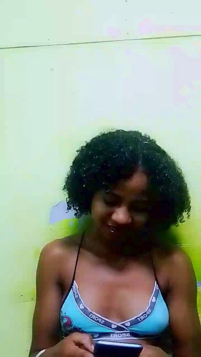 gabriella1 live cam on Cam4
