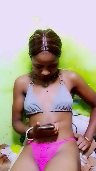 gabriella1 live cam on Cam4