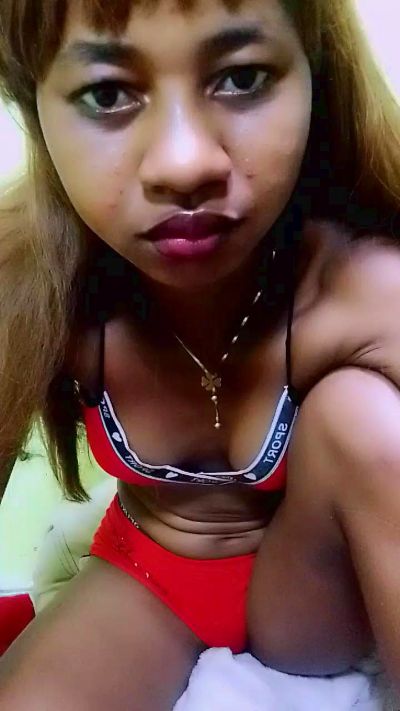 gabriella1 live cam on Cam4