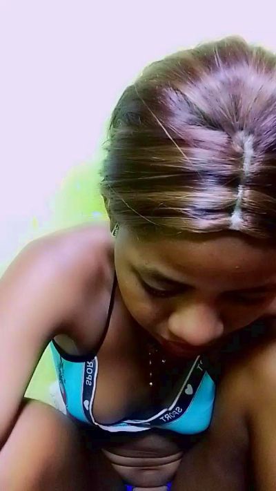 gabriella1 live cam on Cam4
