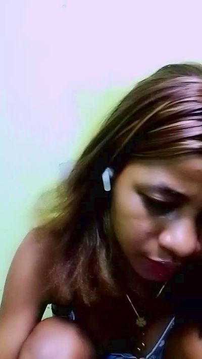 gabriella1 live cam on Cam4