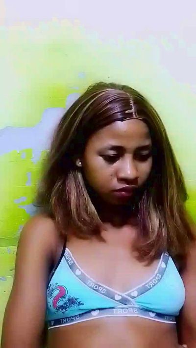 gabriella1 live cam on Cam4