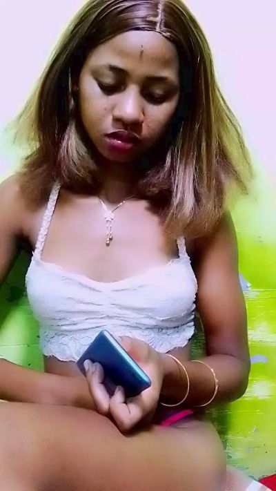 gabriella1 live cam on Cam4
