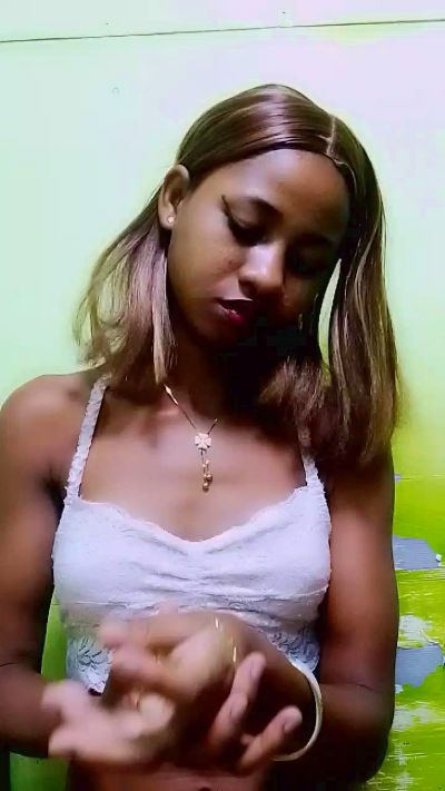 gabriella1 live cam on Cam4