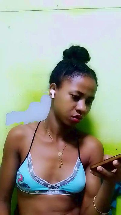 gabriella1 live cam on Cam4