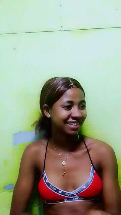 gabriella1 live cam on Cam4