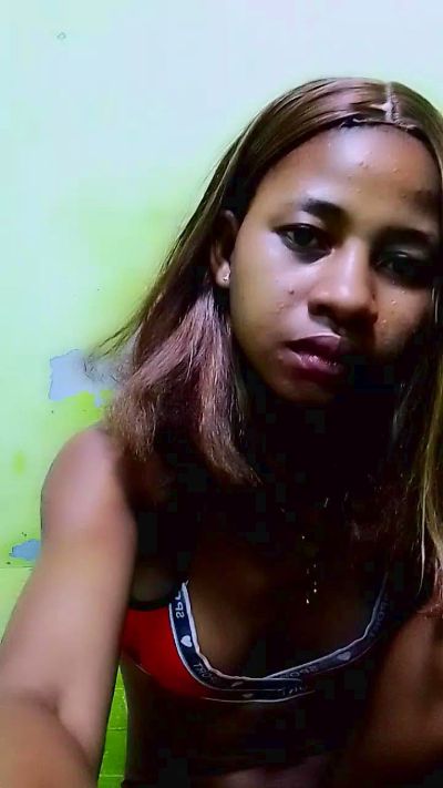 gabriella1 live cam on Cam4